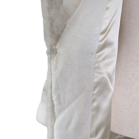 Vintage Faux Fur Long Coat Cream Gray Striped Oversized M/L Mob Wife Maximalist - Picture 10 of 13